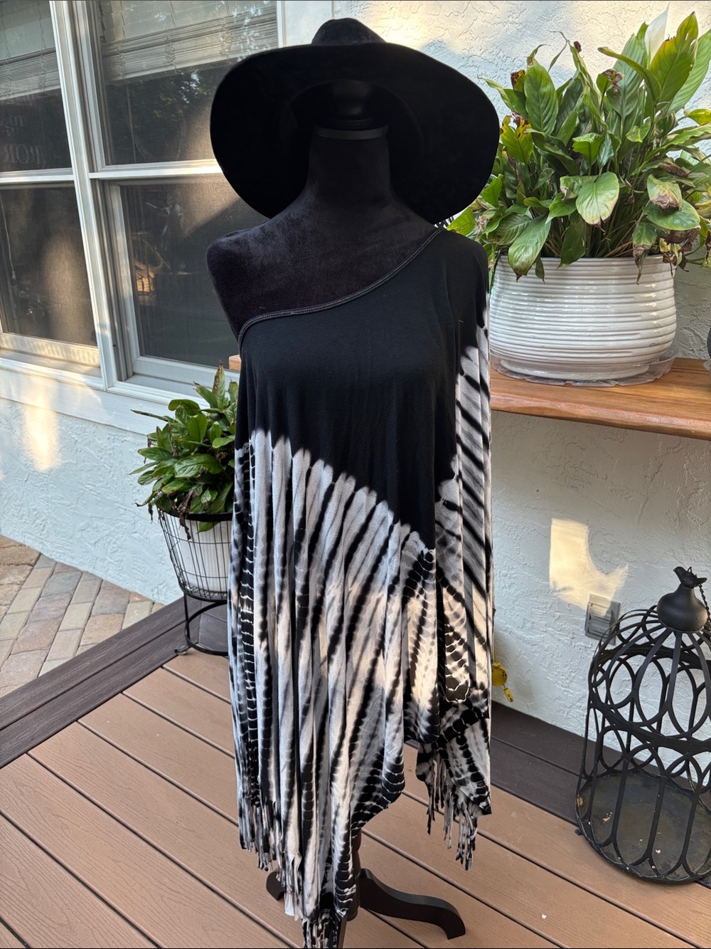 Black & White Tie-Dye One-Shoulder Poncho Cape